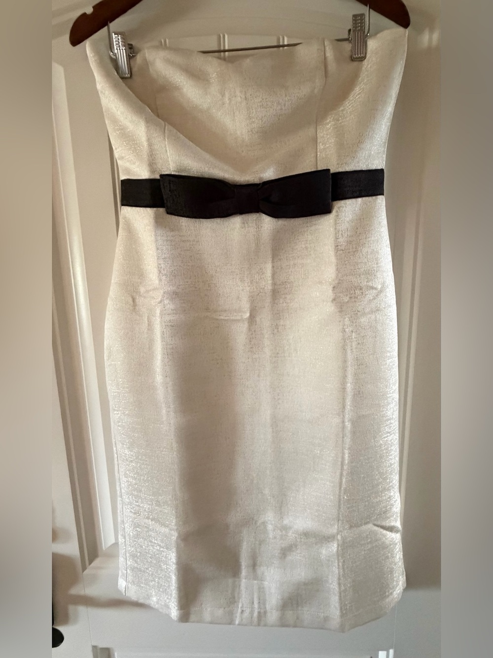 Storia Cream Strapless Sheath Dress with Black Bow Waist